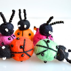 Hand Mand Natural Wool Felt Bug Pin Bom Bom Bugs Pin Felted Wood Bugs