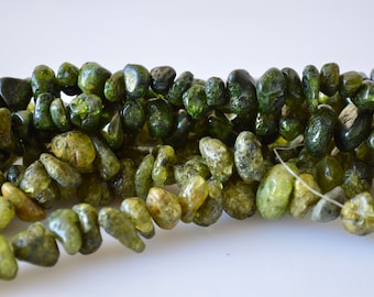 Peridoot edelsteen natuurlijke groene kleur ruwe nugget vorm grootte ca. 8 x 12 mm, 16 inch #B24