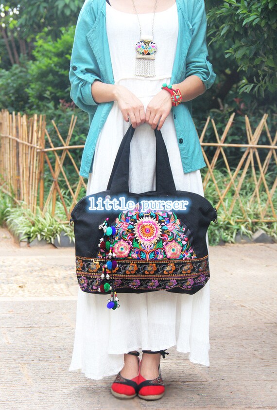 Hand Made bag Embroidery Tote BagObliquely across the bagCasual bagsFashion bagTravel packageDual-purpose bagShop tote bagWomen bag