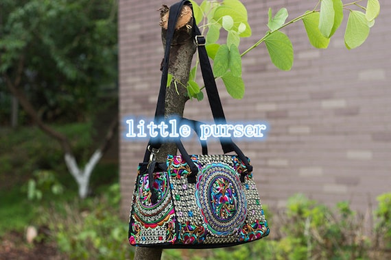 Hand Made bag Embroidery Tote BagObliquely across the bagCasual bagsFashion bagTravel packageDual-purpose bagShop tote bagWomen bag
