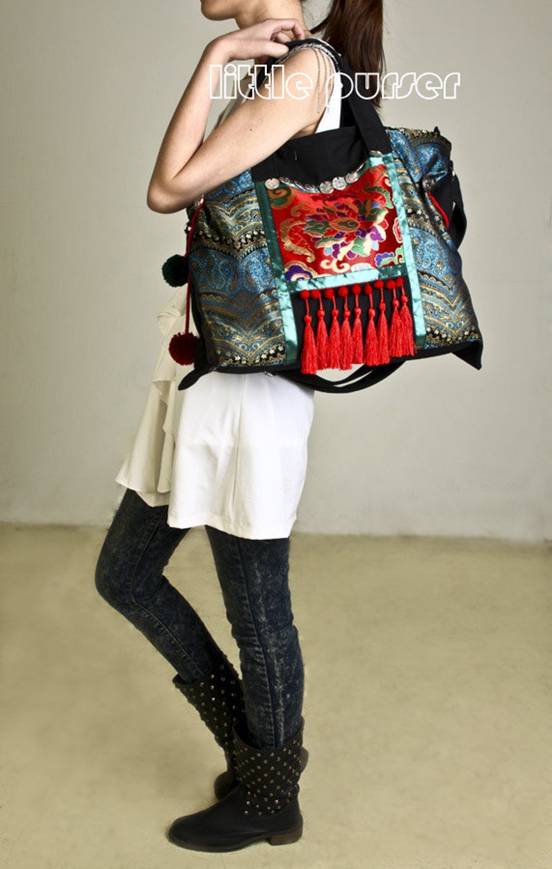 Hand Made bag Embroidery Tote BagObliquely across the bagCasual bagsFashion bagTravel packageDual-purpose bagShop tote bagWomen bag