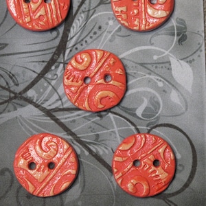 Buttons (5) Round Textured Ceramic Button Set 7/8&quot;- Orange tones with imprinted tribal geometric designs