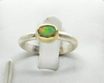 Opal Ring  - Welo Opal - Opalring -Silber und Gold 585- 14 K Geburtsstein -  Verlobungsring - Silber