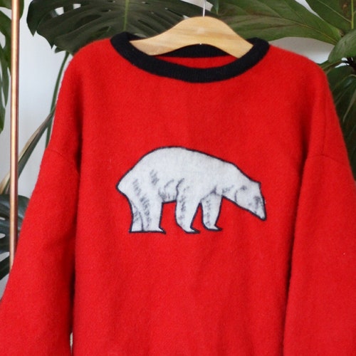 One of the kind, original Lillunn outlet pure wool sweater. Oversize iconic pullover with a polar bear.