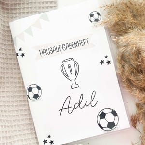 Hausaufgabenheft Hülle personalisiert mit Namen, personalisierte Hausaufgabenhefthülle Fußball, Geschenkidee zur Einschulung Schulkind
