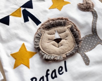 Geburtstagsshirt Jungen mit Name und Zahl Löwe Geburtstag Kindershirt