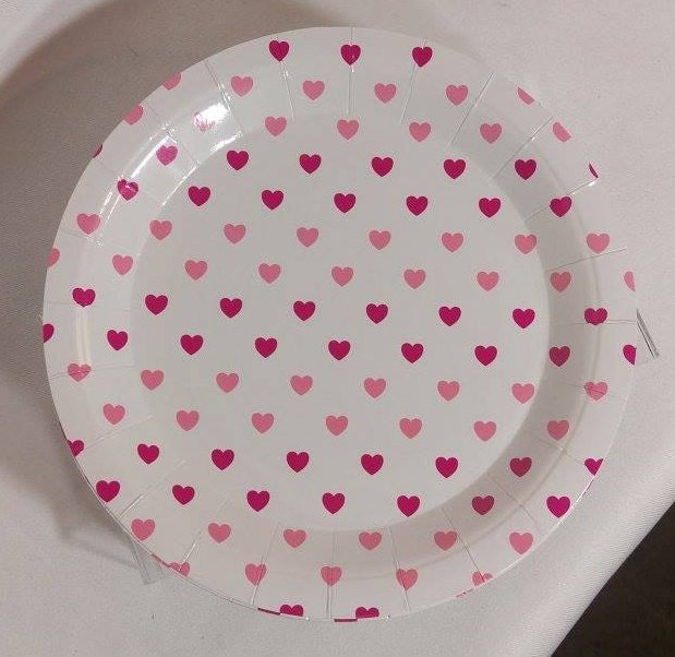 8 Piece Bridal Shower Disposable Party Plates Heart Shaped Paper