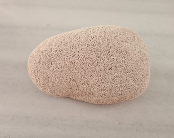 1 pc Natural pumice stone.