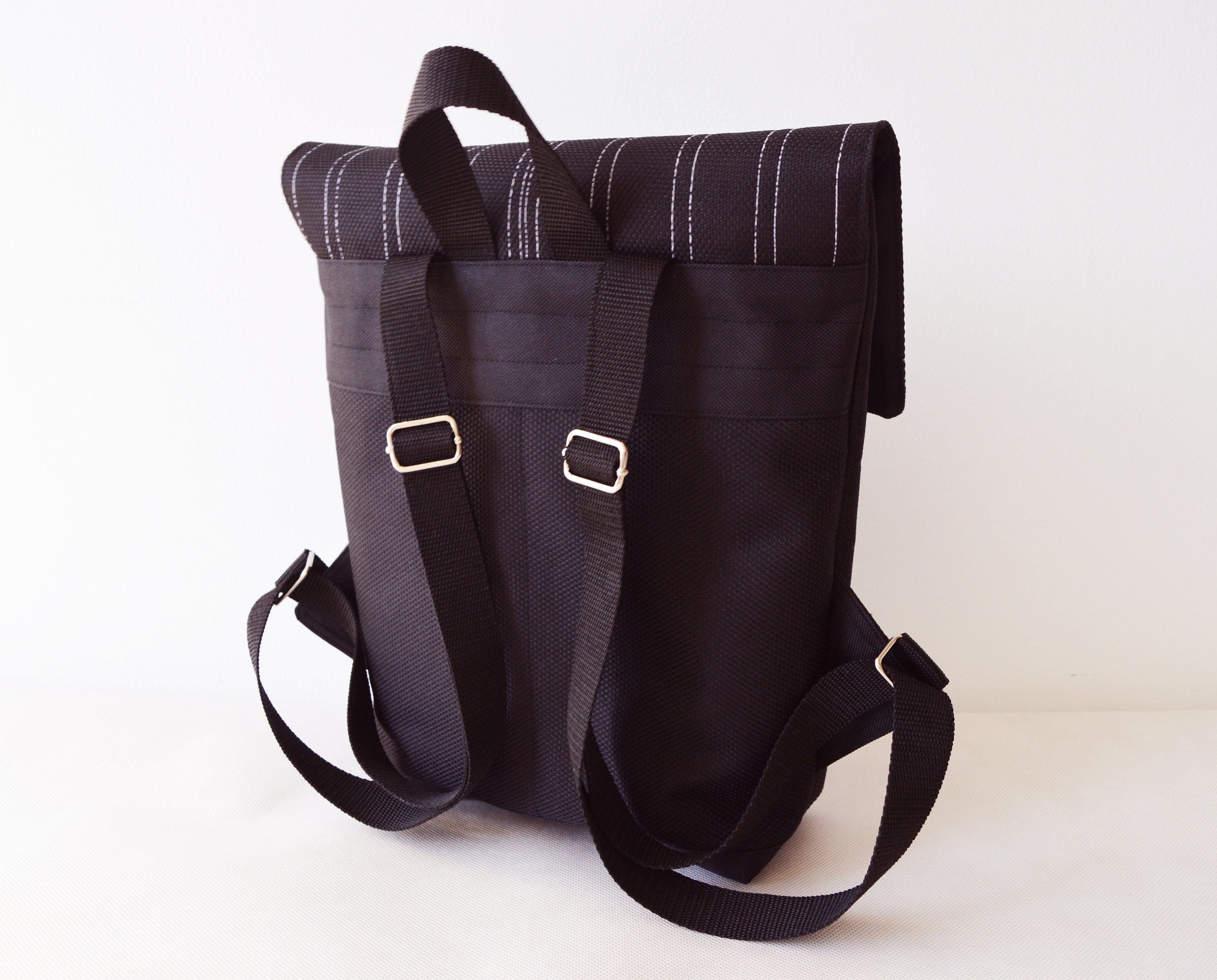 mr scott rented a bicycle for 6 hours Higgs ST leather bushcraft backpack Fjallraven Kanken everyday backpack Style Number:2023-4-2003