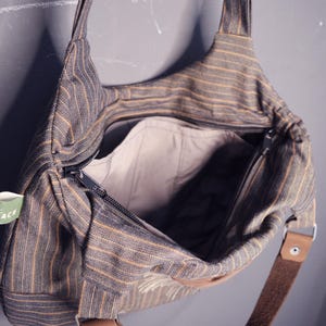Bolsa de ombro marrom com coração, bolsa média moderna, bolsa de lona, bolsa para uso diário, carteira de mão, estilo alternativo, estilo tatuagem retrô, celestial. imagem 4