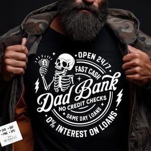 Papa Bank SVG, lustiger Skelett-Vater SVG, schneller Bargeld-Witz SVG, sarkastischer Vater Geld-Shirt-Design, Skelett hält Bargeld