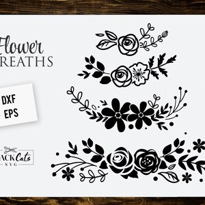 Puede incluir: Cuatro coronas de flores en blanco y negro con diferentes arreglos florales. Las coronas están sobre un fondo blanco. El texto "Flower Wreaths" está en la parte superior de la imagen. El texto "SVG, DXF, PNG, EPS" está en la esquina inferior izquierda de la imagen. El texto "Black Cats SVG" está en la esquina inferior derecha de la imagen.