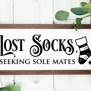 Lonely Socks – Targa Appendiabiti Per Calzini Spaiati In Legno, 40x21 Cm, Con 5 Pioli