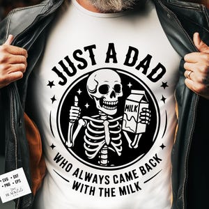 Solo un papà che tornava sempre con il latte SVG PNG, Divertente festa del papà PNG, Scheletro papà retrò SVG, Regali per papà, Papà figo