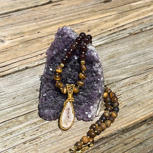 Tiger eye & garnet beaded necklace, tiger eye beaded necklace, Oco geode wire wrap, tiger eye necklace, wire wrapped necklace, geode jewelry