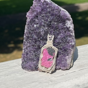 Cobalto calcite wire wrap pendant, cobalto calcite necklace, pink stone necklace, natural stone necklace, gifts for her, gemstone necklace