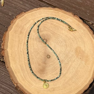 Delicado collar de cuentas de turquesa, delicado collar de piedras preciosas, collar de cuentas de turquesa, delicado collar de piedras preciosas, piedra minimalista