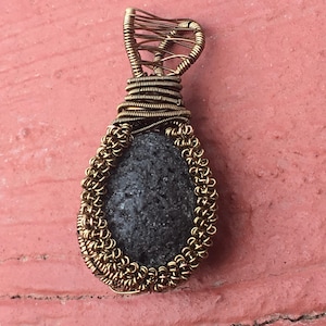 REA Lavasten trådlindningshänge, eterisk olja hänge, lavasten, lavastenhalsband, lavasten trådlindning, eterisk olja diffusor hänge