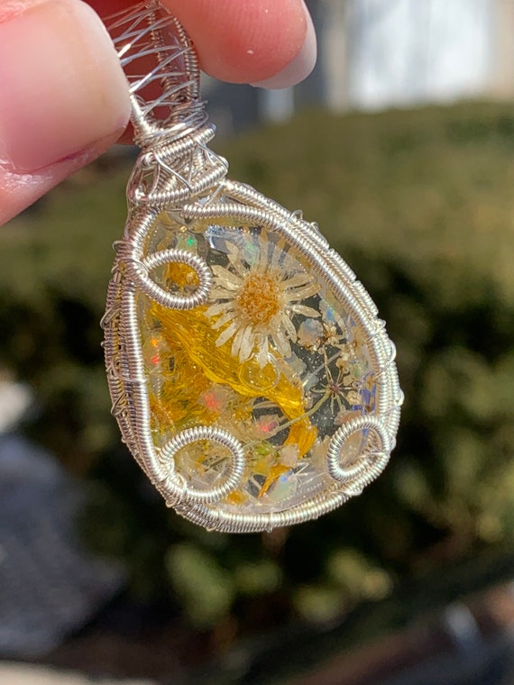 Wire wrapped resin jewelry top