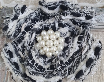 Black White Flower Brooch With Pearls, Shoulder pin, Tweed Bowtie Woman, Wool fabric flower, Gift for woman, Boucle flower broach, trendy