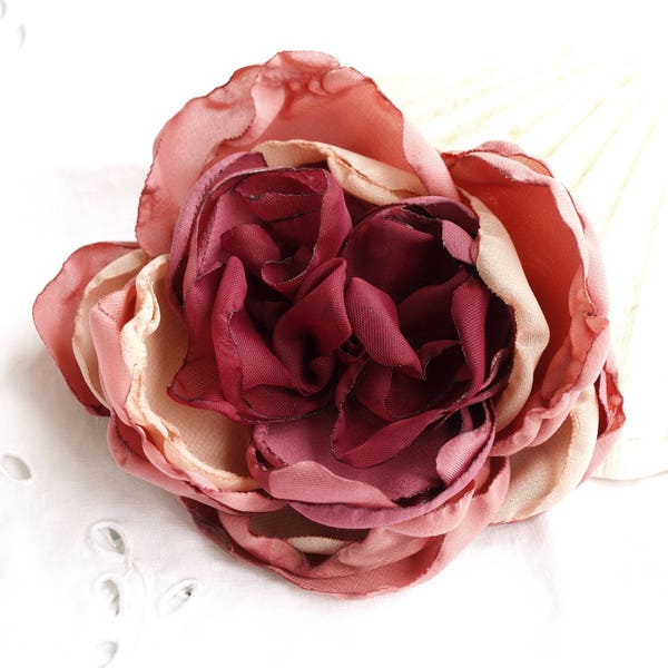 Broche fleur rose bordeaux, pince à cheveux rose, fleurs de pivoine en soie, petite fleur en tissu, morceau de cheveux de mariée, accessoires bohèmes, bal de promo, écharpe