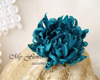 Blue flower brooch Silk chrysanthemum Turquoise hair clip Flower broach Bridesmaid gift Teal flower pin Blue for wedding day Mother of bride