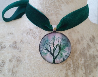 Green velvet choker necklace, Floral choker, Ribbon choker, Tree necklace, Emerald green necklace, nature jewelry, pine green, gift for her