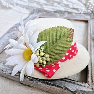 Daisy Mini Top Hat: Creamy White Fascinator, Mary Poppins Cosplay