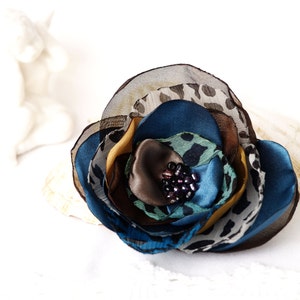Blue Brown Flower brooch, Fabric Broach, flower Pins, Teal Flower Brooch, Mom Gift, Small  Flower brooches, deep blue, flower hair clip