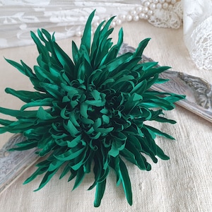 Bright Green big flower brooch  pin, Chrysanthemum brooch Corsage flower, Emerald Green Shoulder Pins