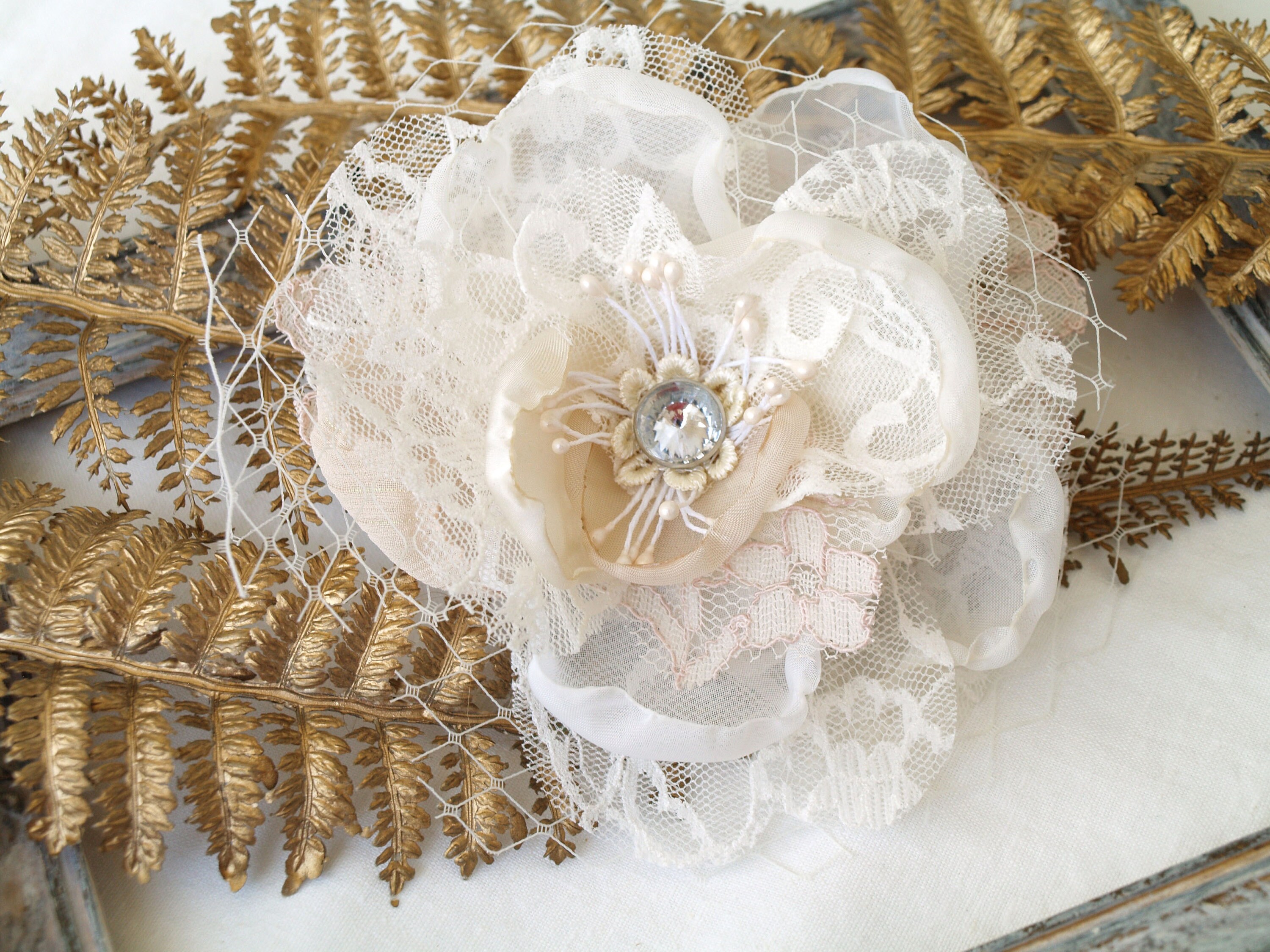 Natural White Lace Flower Brooch: Cream White Silk Bridal  display picture 2