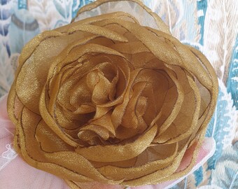 MECCANIXITY Spilla A Fiore Con Foglia Dorata E Catena Con Nappe In Raso – Fatta A Mano, Per Matrimonio E Occasioni Speciali - 3
