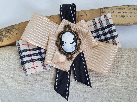 PINK HOUSE（ピンクハウス） ブローチ パラソル刺繍ワッペン付きたくし