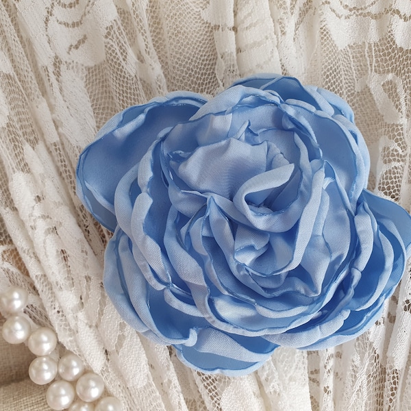Blue flower brooch, light blue flower hair clip, Small flower brooches, blue corsage flower, Flower pin in silk, Flower gift, baby blue