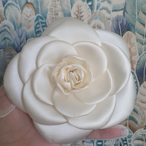 Big flower brooch, White camellia pin, Off White camellia broach, Fabric Camellias, classic style, Large Corsage Flower, gift for woman