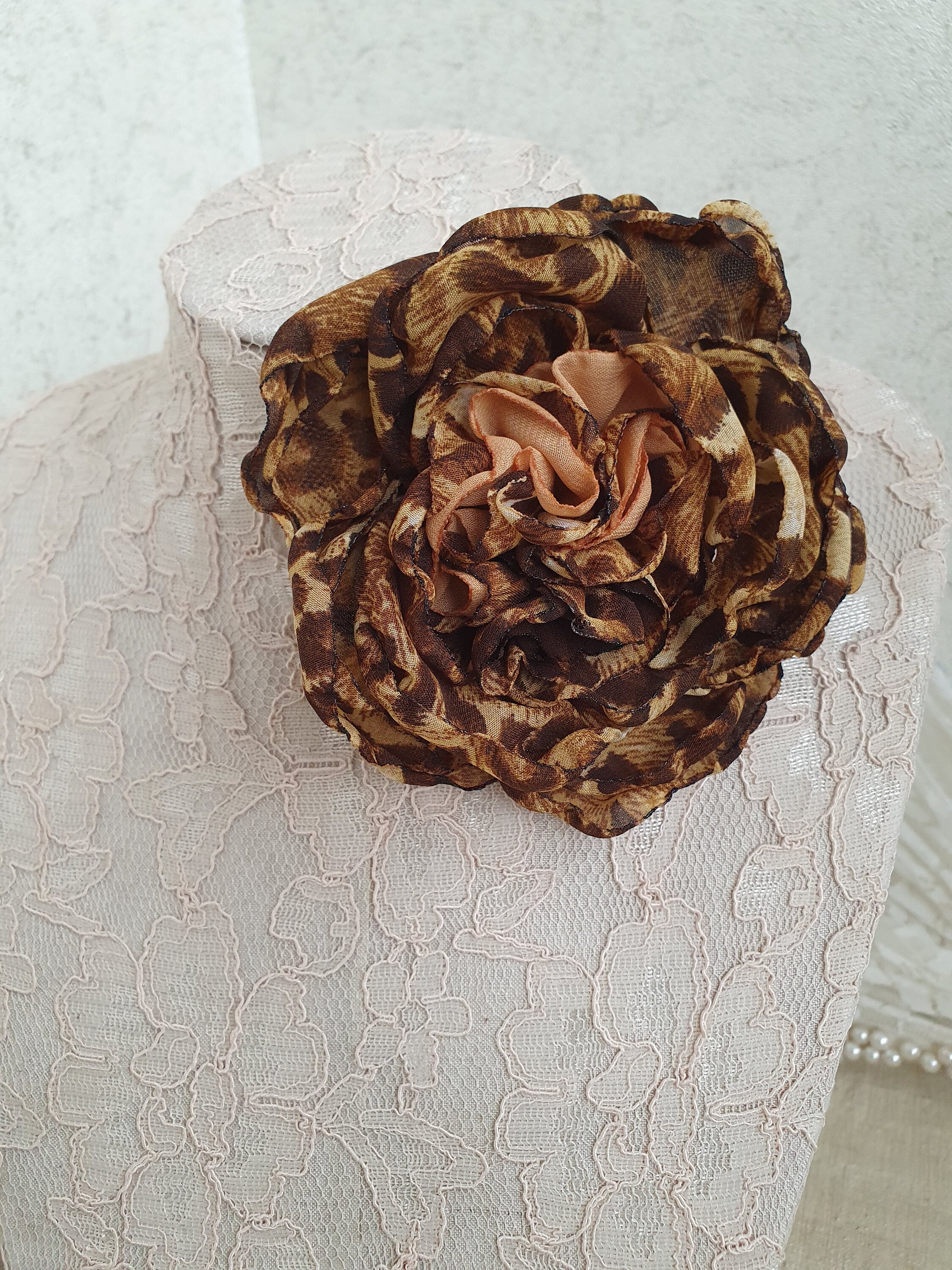 Spilla A Clip Con Stampa Leopardata – Accessorio Trendy Comodo E Facile Da Indossare