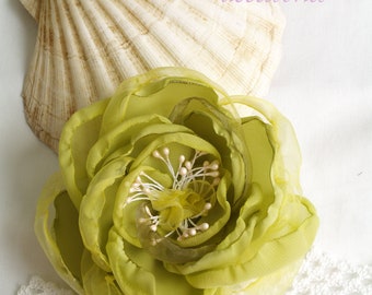 Broche fleur en soie vert citron : Épingle pour bouquet de fleurs / Barrette à cheveux / Bandeau fleur fait main