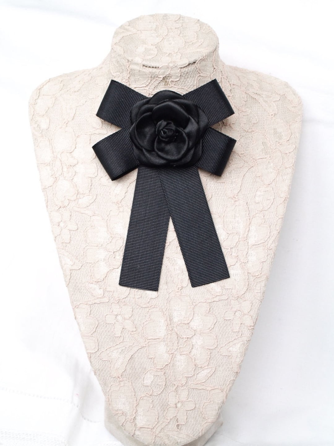 womens black necktie