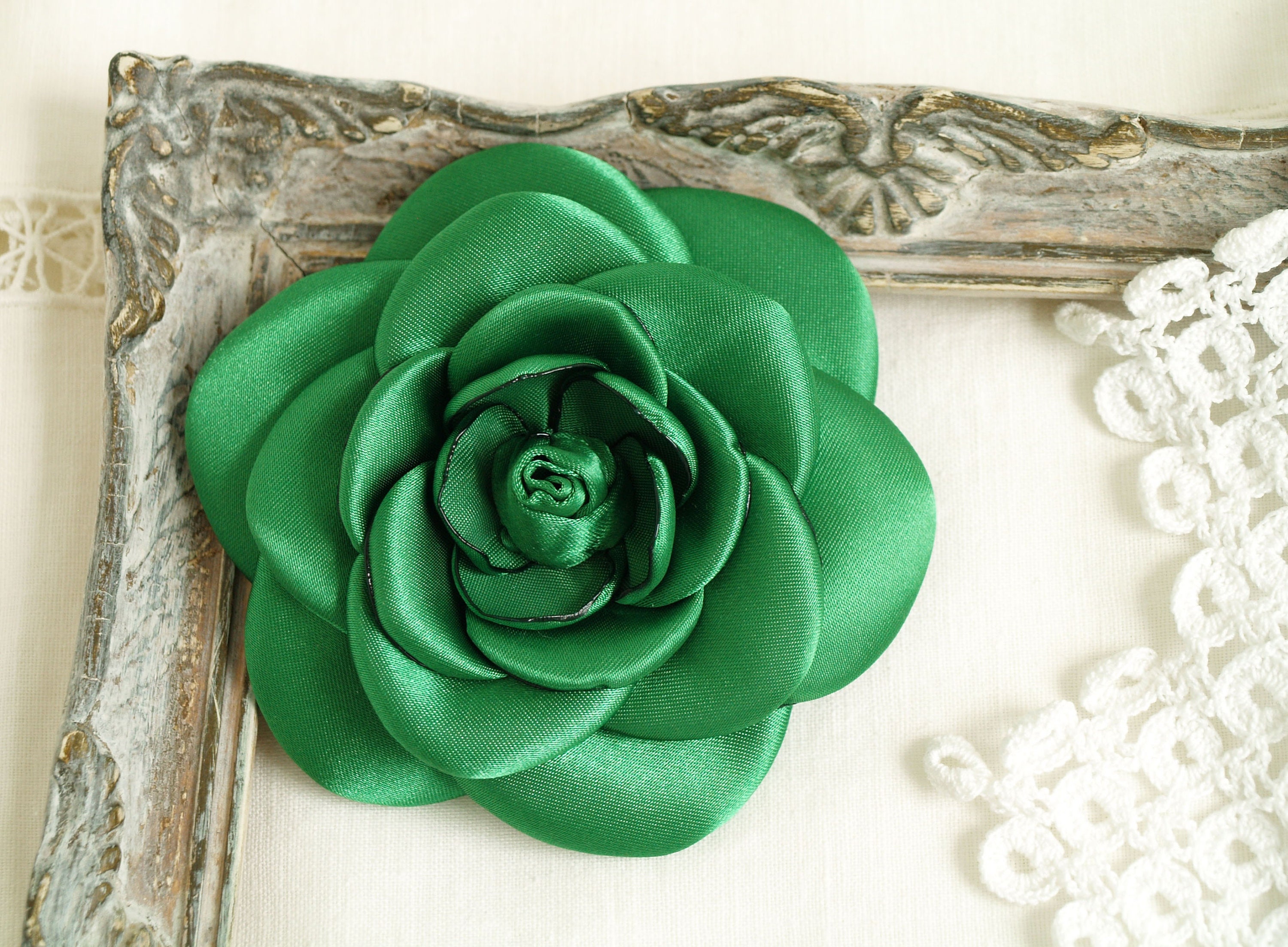 Korean Fashion Fabric Camellia Flower Brooch Pins for Women Crystal Elegant  Corsage Wedding Brooches Jewelry Accessories