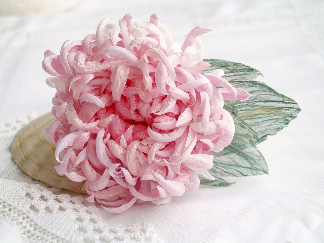 Chrysanthemum Brooch, Corsage Flower, Silk Flower Brooch, Gift for Wife