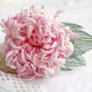 Chrysanthemum brooch, corsage flower, silk flower brooch, gift for wife, pale pink hair flower, mother of bride, Nature inspired, flower pin