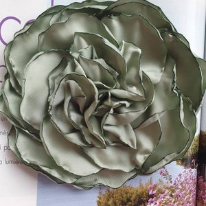 Calming Green Flower Pin, Sage corsage flower, Muted green large fabric flower, Mother of Bride, Light Green Wedding, Big peony flower, Gift