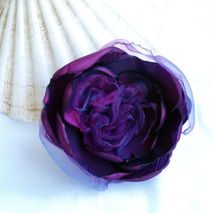 Broche de flor morada, alfileres de flores de seda, ramillete de flores, boda morada, horquilla de flores para el cabello, tocado de novia, regalo para madres, flores de tela