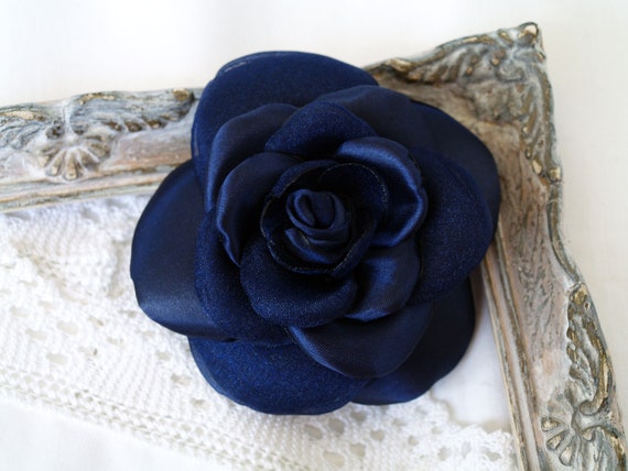 SATIN ROSE HAIR CLAW NAVY BLUE SATIN ROSE HAIR CLAW NAVY BLUE