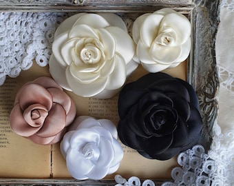 SATIN ROSE BROOCH SMALL BLACK SATIN ROSE BROOCH SMALL BLACK
