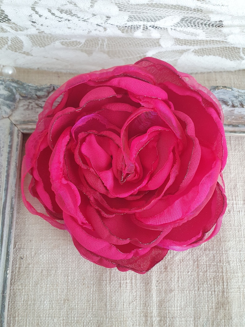 Fuchsia rosa organzablombrosch: Stark rosa corsagenål, present till dig själv bild 5