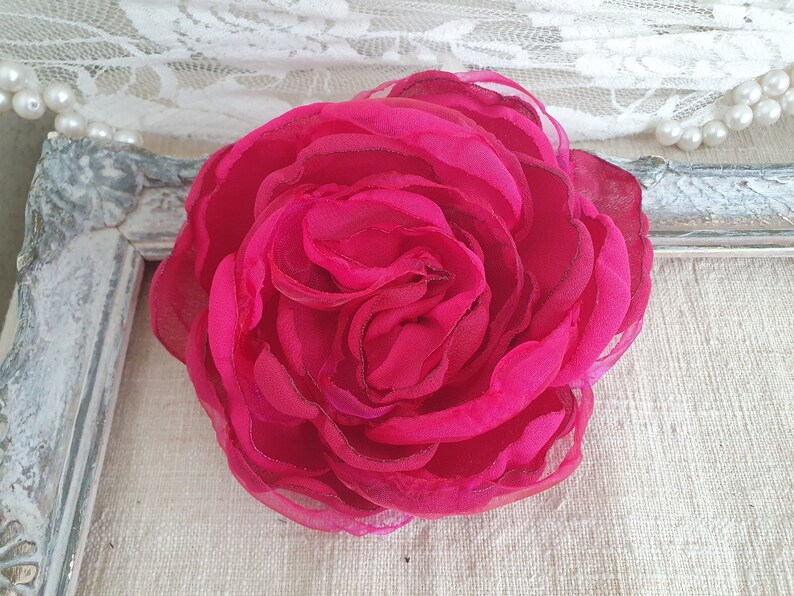 Fuchsia rosa organzablombrosch: Stark rosa corsagenål, present till dig själv bild 2