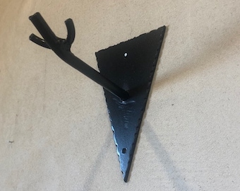 Steel European wall mount wedge style bracket perfect skull mounting