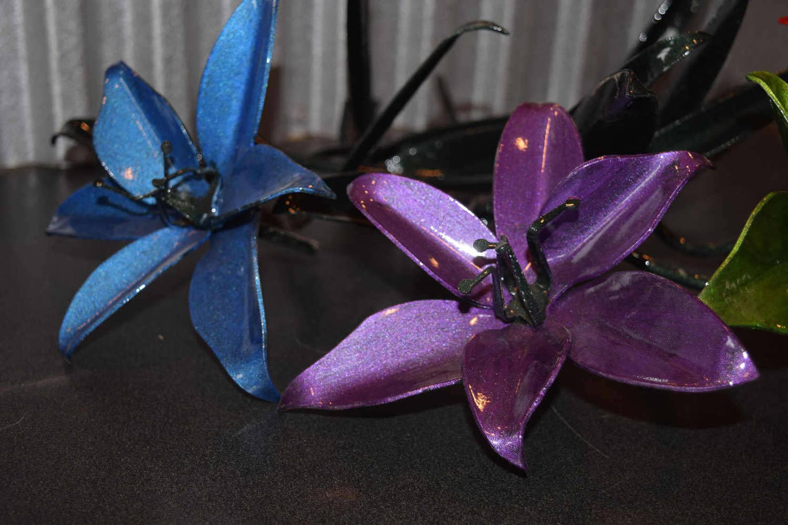 Metal lily with stem leaves and a flawless powdercoat finish Etsy