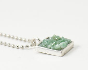 Agate Gemstone Silver Pendant Necklace, Green Small Chips Stones, Square Bezel Charm, Unique Minimalist Gift, Simple Jewelry Gifts for Her